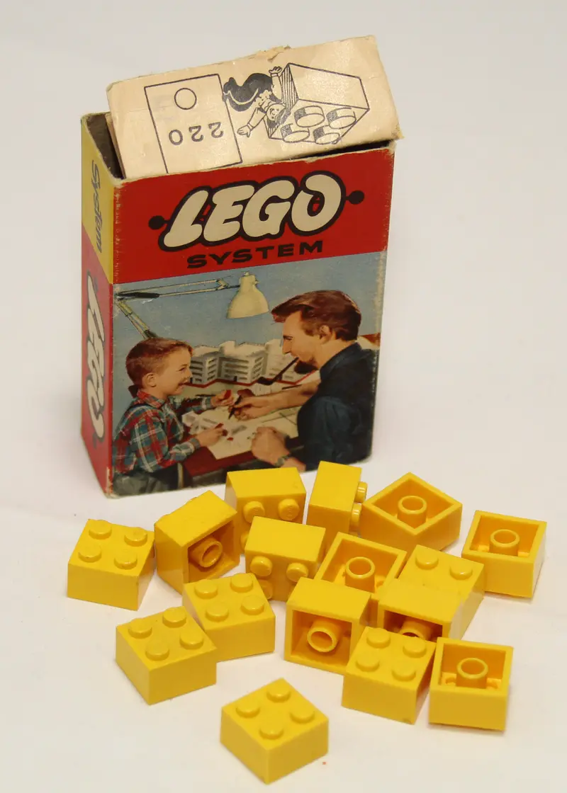 LEGO System 220 2 x 2 Bricks set, image 6