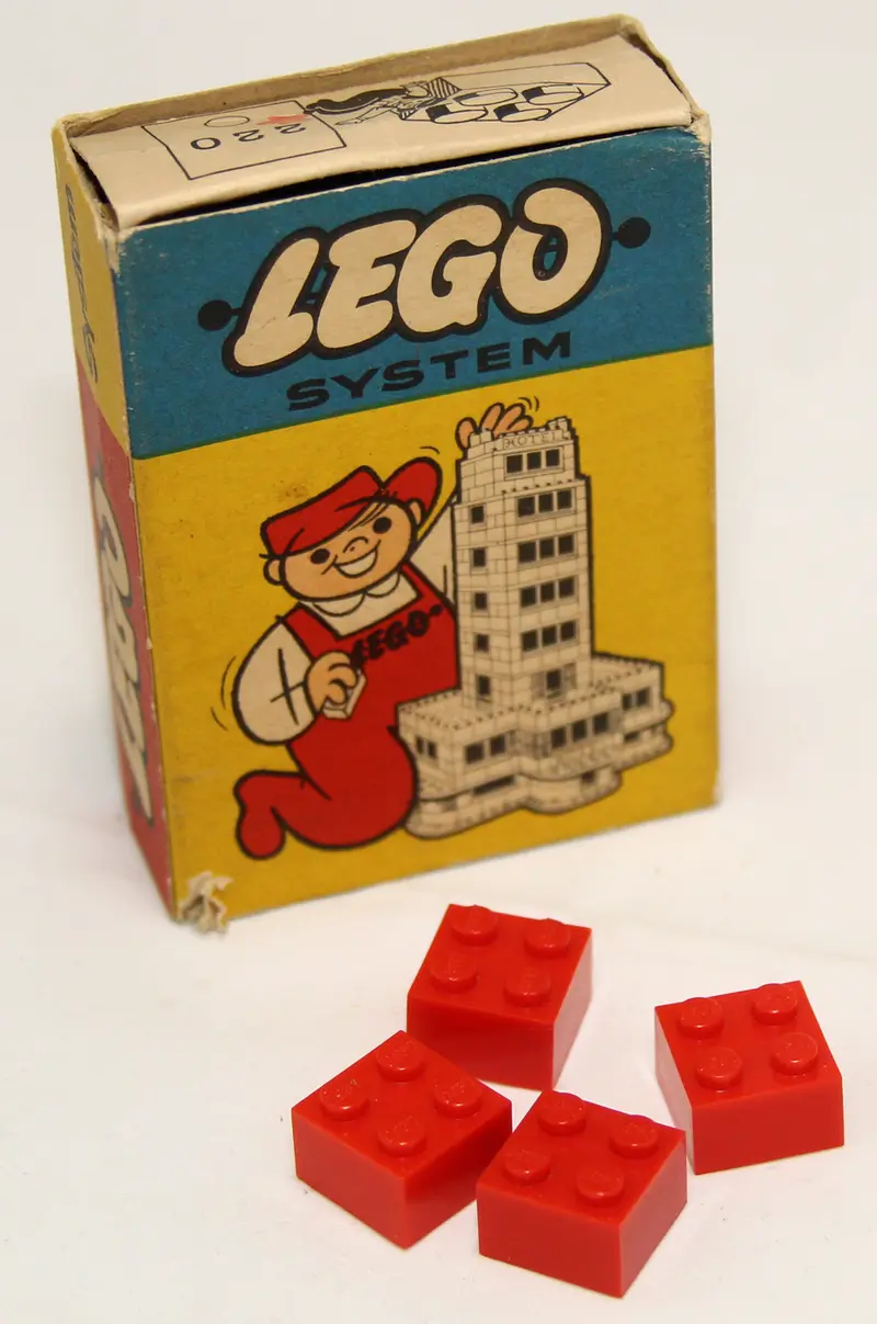 LEGO System 220 2 x 2 Bricks set, image 3