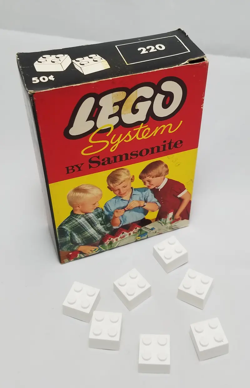 LEGO Samsonite 220 2 X 2 Bricks set, image 2