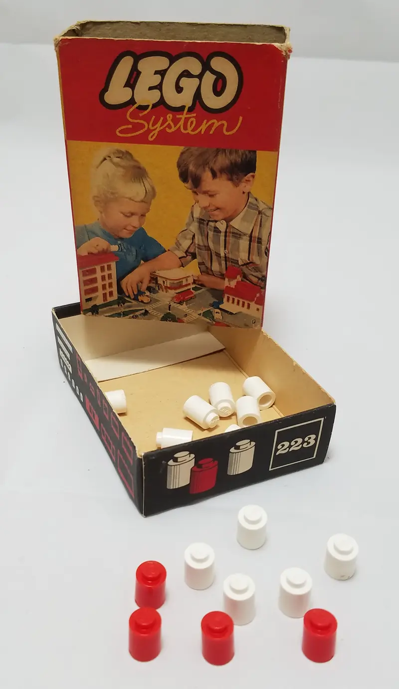 LEGO System 223 1 x 1 Round Bricks set