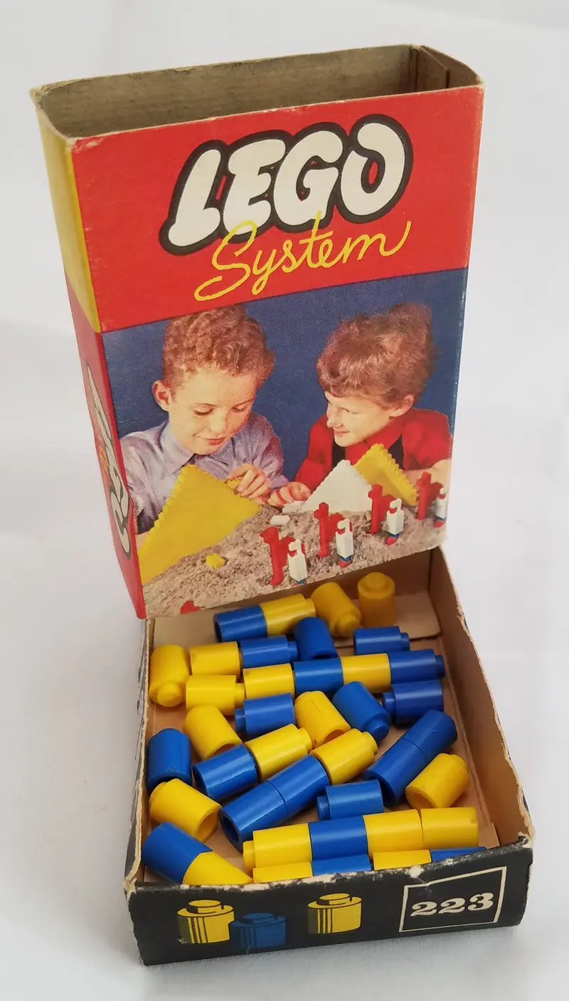 LEGO System 223 1 x 1 Round Bricks set, image 4