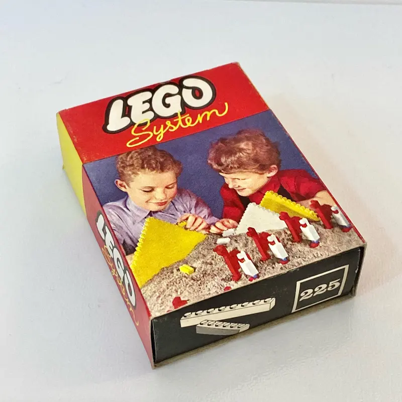 LEGO System 225 1 x 6 and 1 x 8 Bricks set