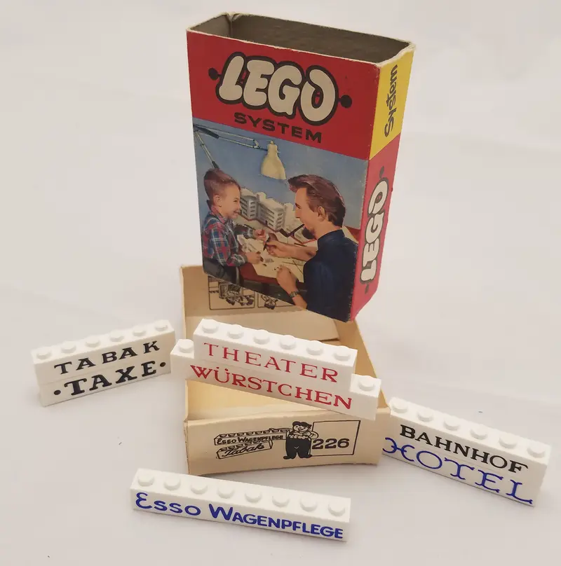 LEGO System 226 8 Named Beams set