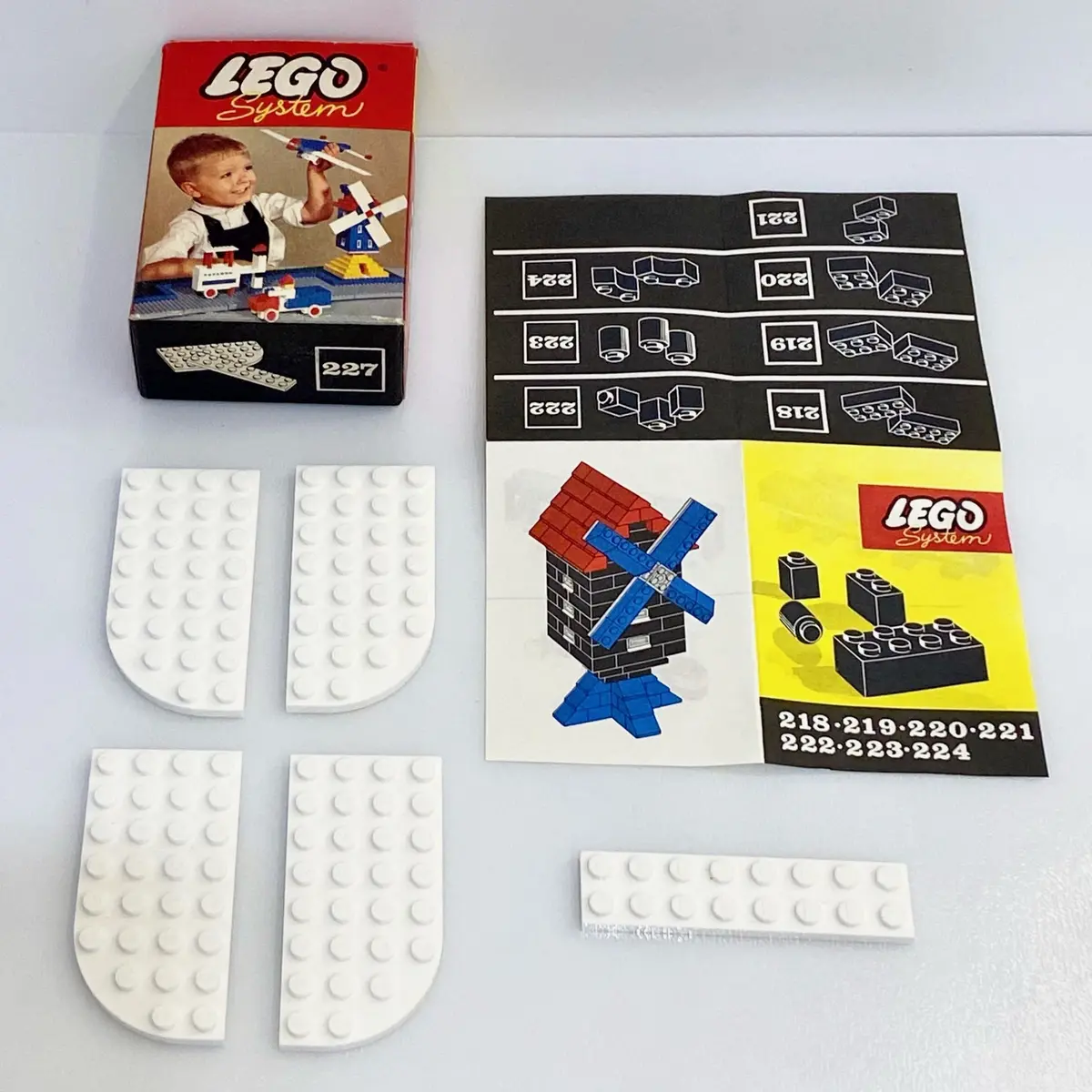 LEGO System 227 4 x 8 Curved & 2 x 8 Plates set, image 3