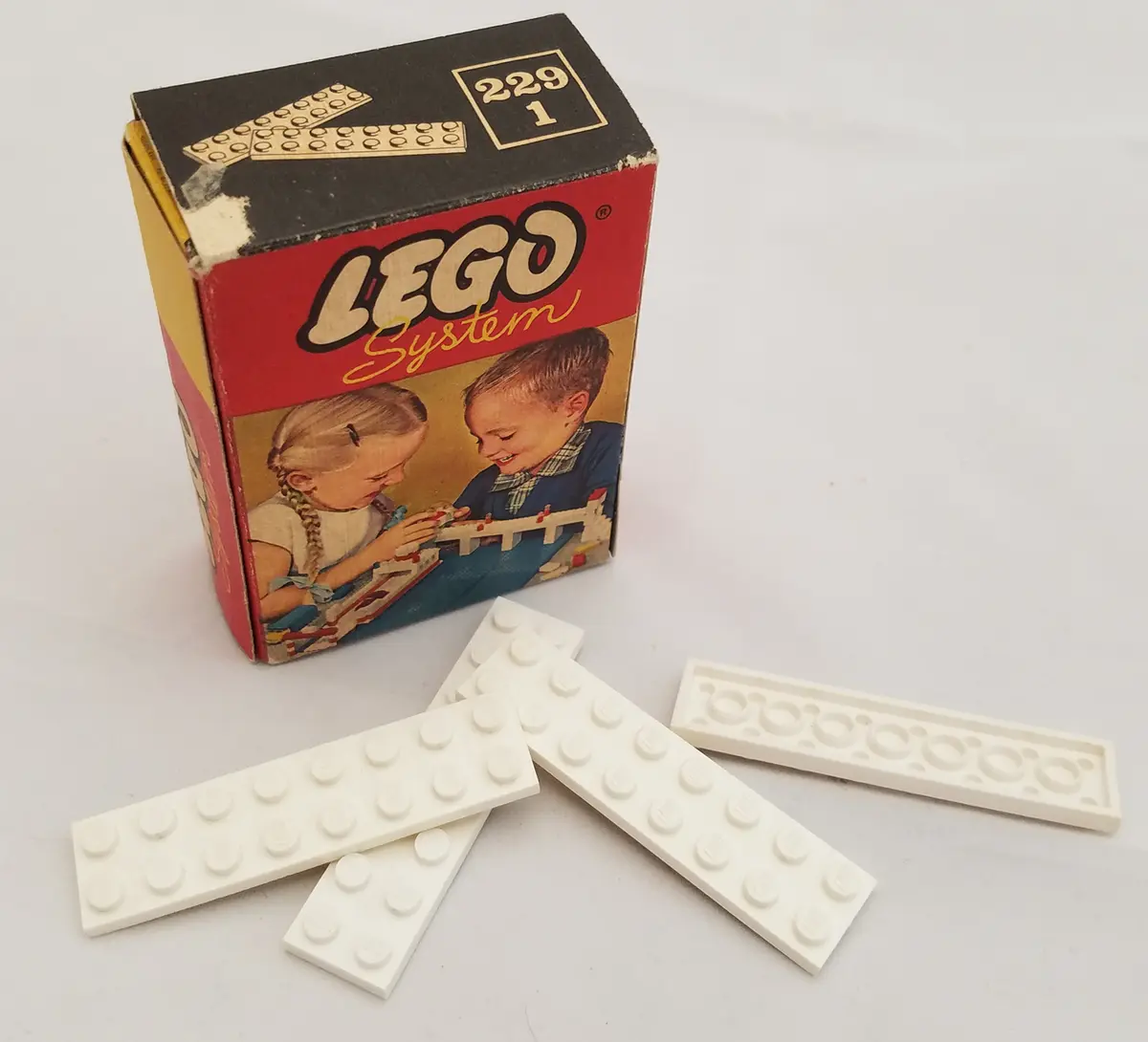 LEGO System 229_1 2 x 8 Plates set, image 2