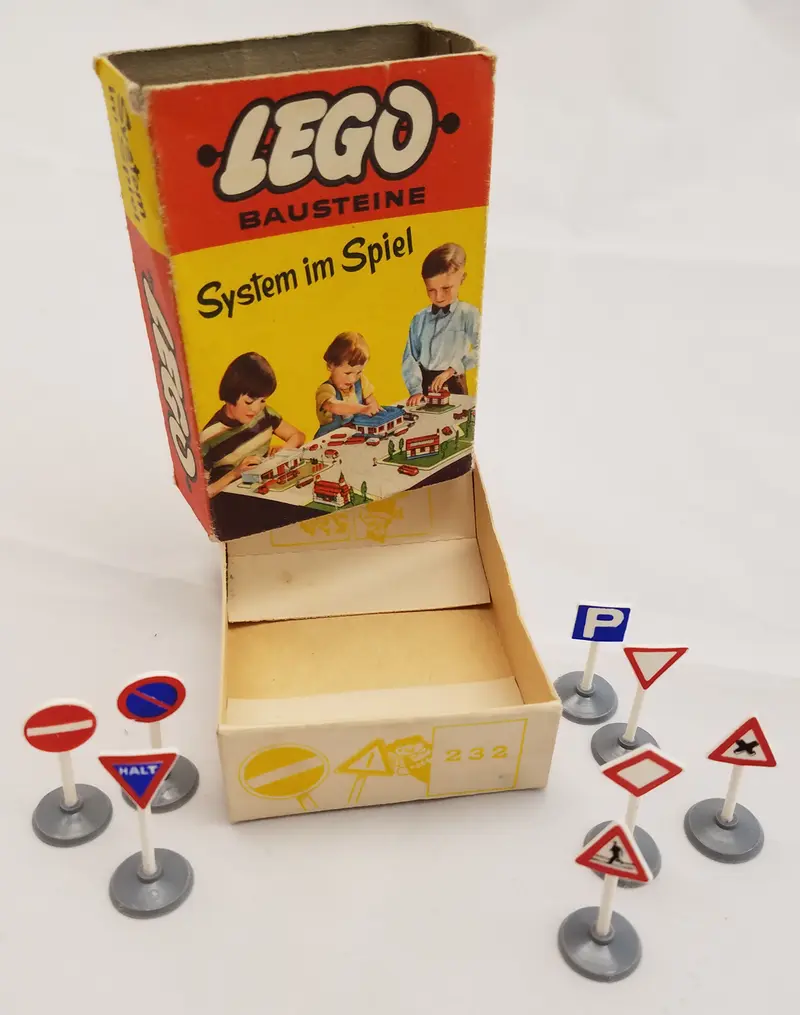 LEGO System 232 16 Road Signs set, image 2