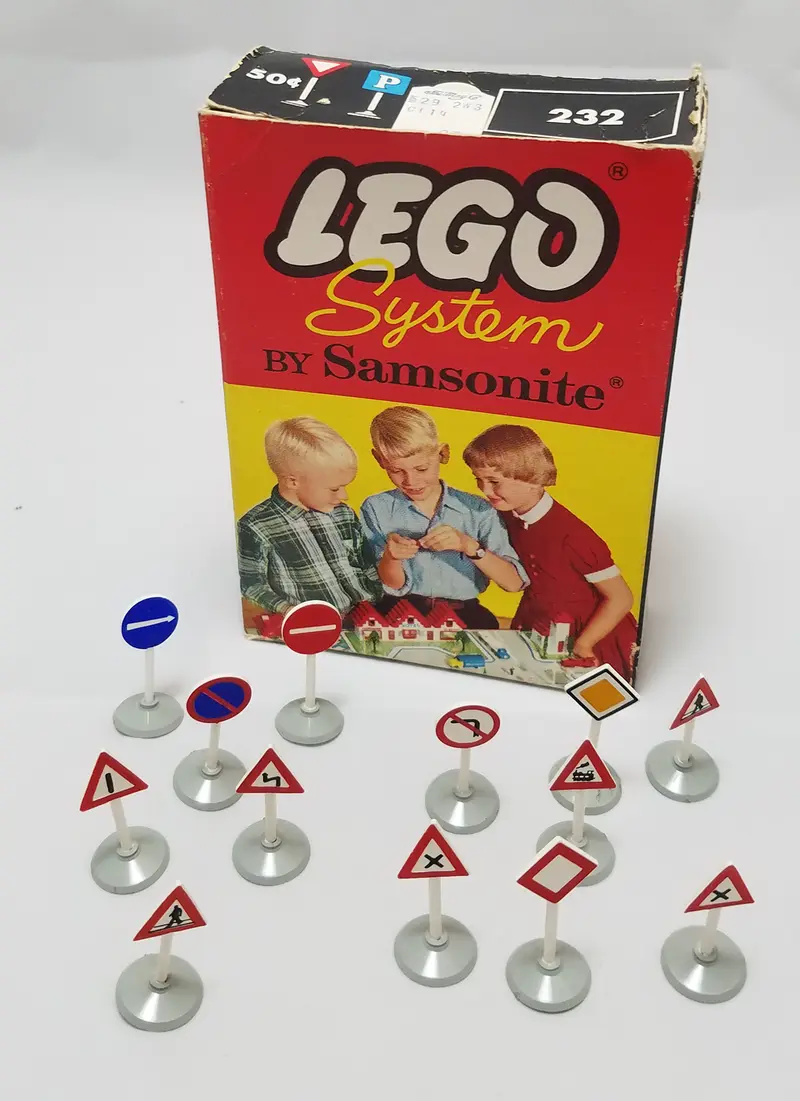 LEGO Samsonite 232 Road Signs set