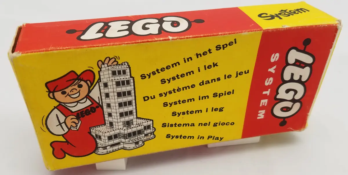 LEGO System 235 Garage Plate and Door (White Base and Door Frame) set, image 3