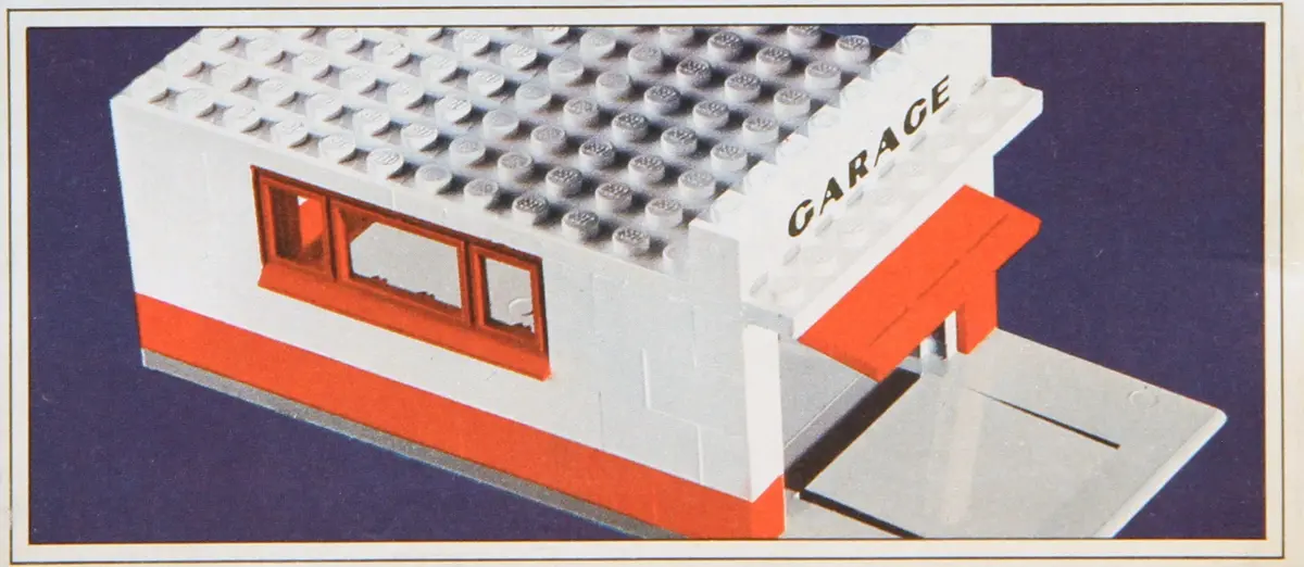 LEGO System 236 Garage with Automatic Door (White base and door frame) set, image 2