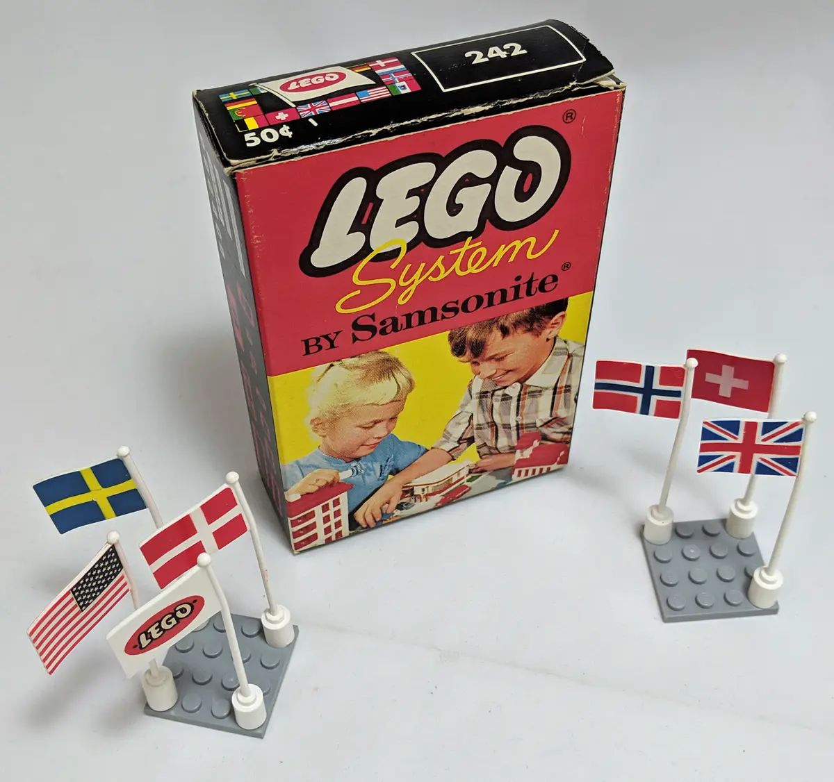 LEGO Samsonite 242 International Flags set