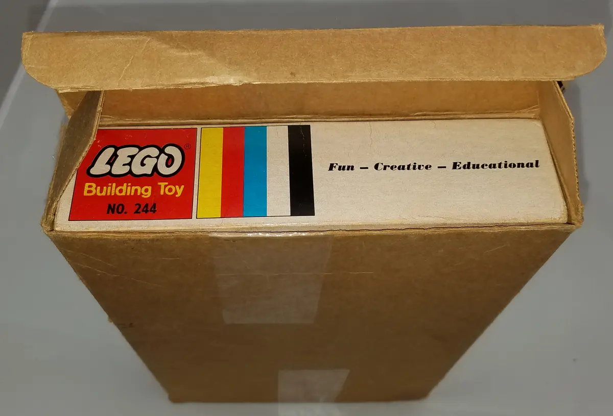 LEGO Samsonite 244 Explorer Set set, image 4