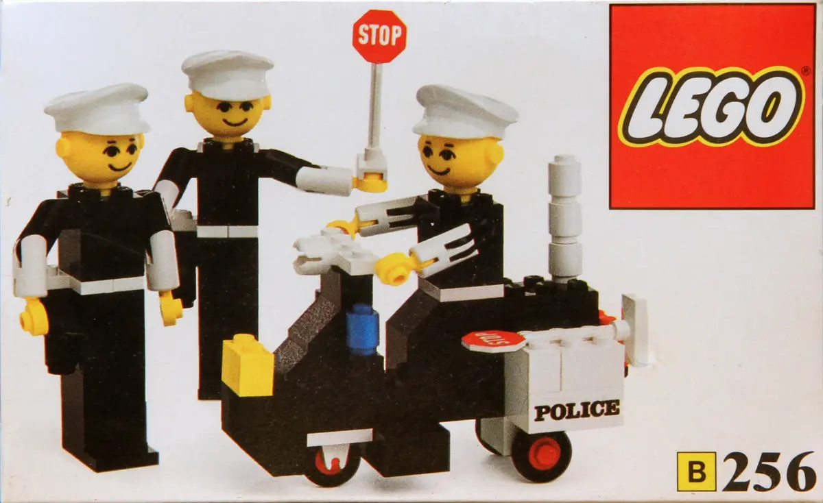LEGO Building Set with People 256 Police Officers and Motorcycle set