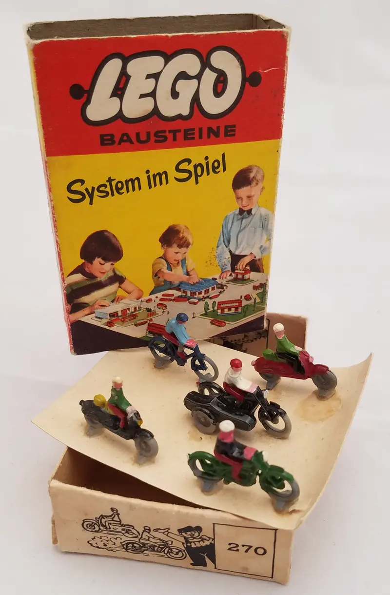 LEGO System 270 5 Cyclists / Motorcyclists set