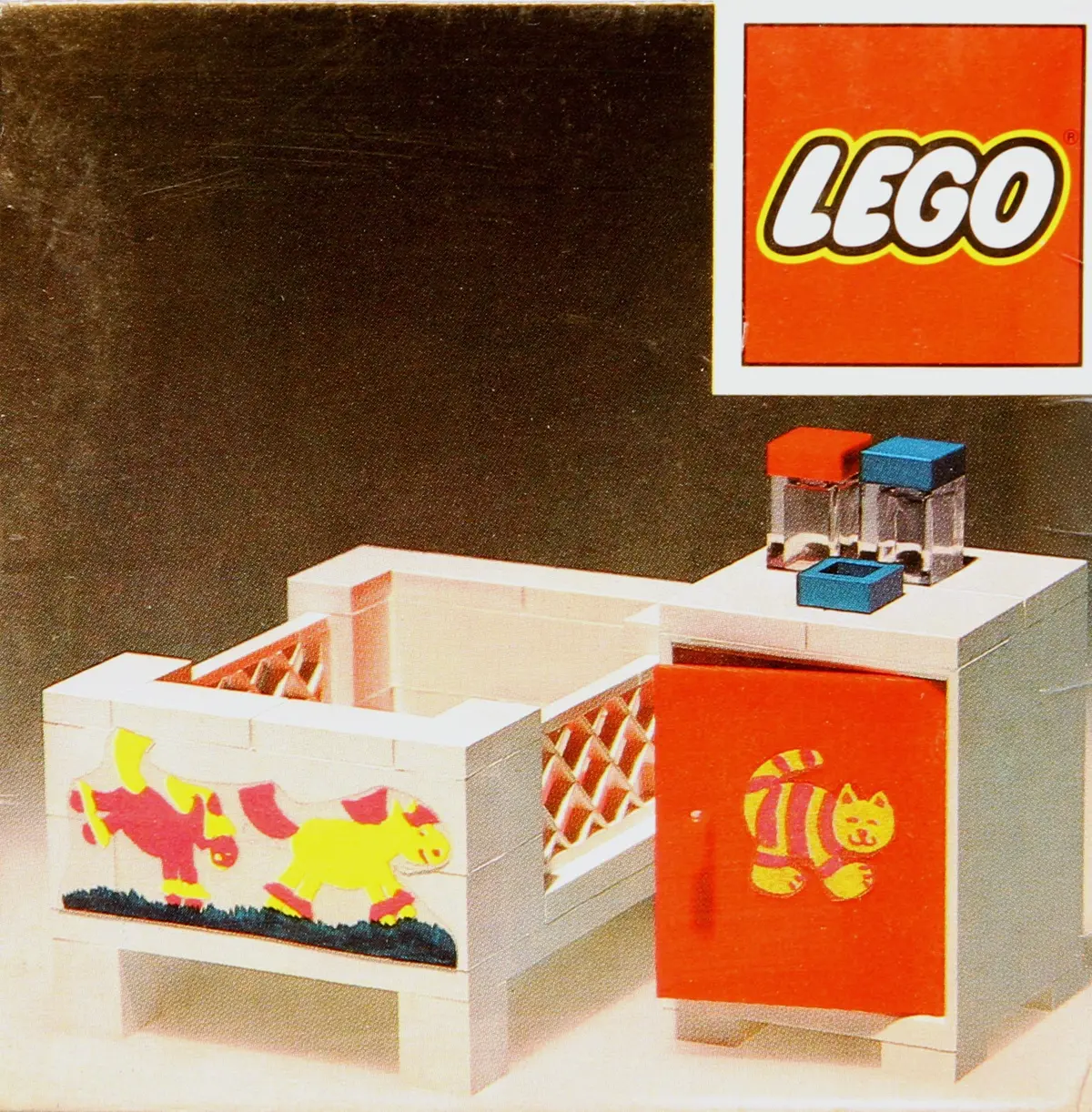 LEGO Homemaker 271 Baby's Cot and Cabinet set