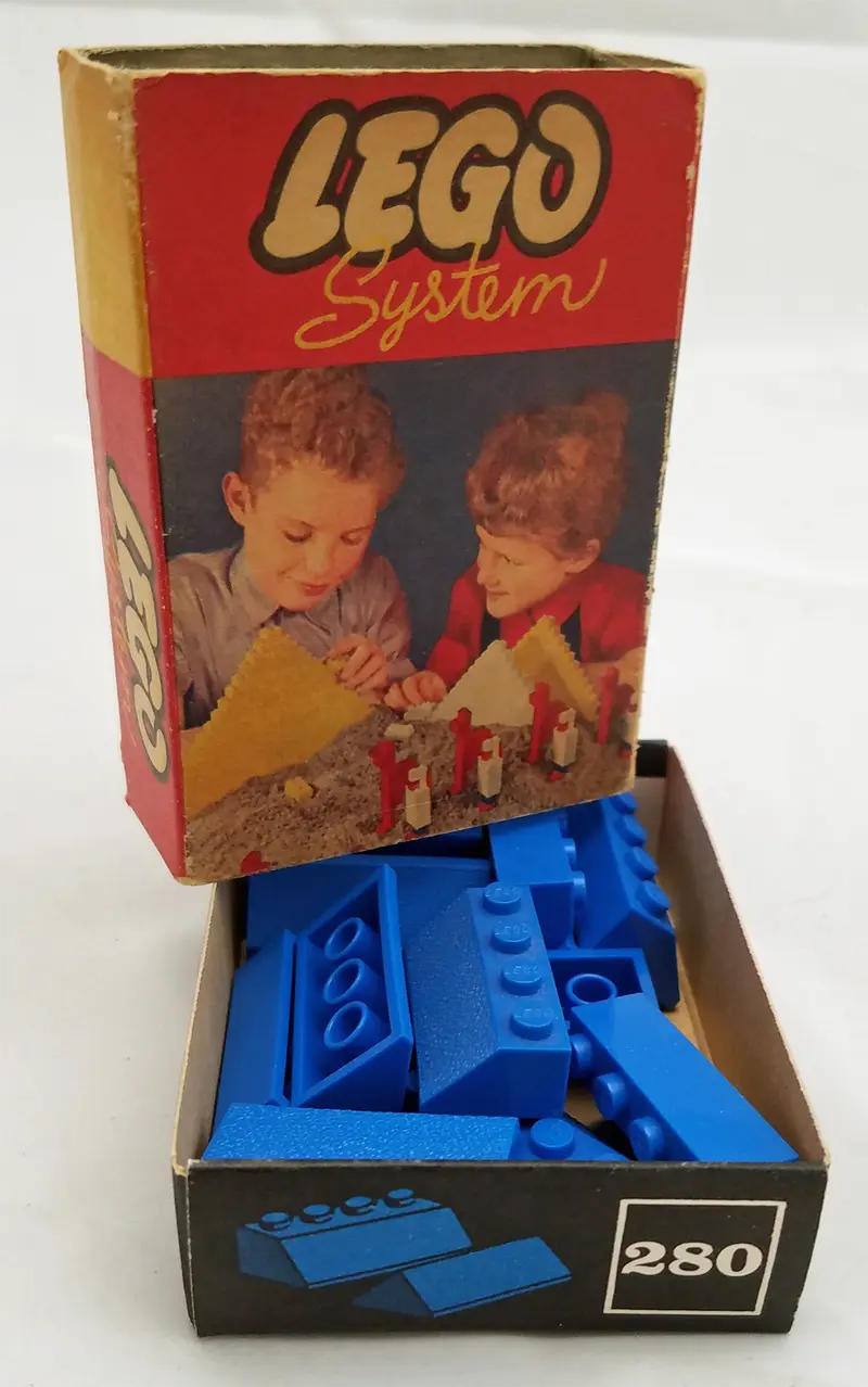 LEGO System 280 Sloping Roof Bricks, Blue set