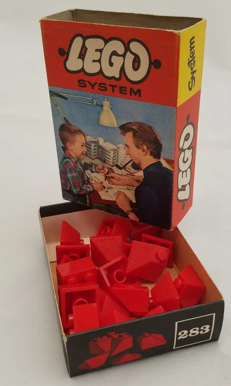 LEGO System 283 Sloping Ridge and Valley Bricks, Red set