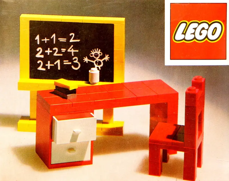 LEGO Homemaker 291 Blackboard and School Desk set
