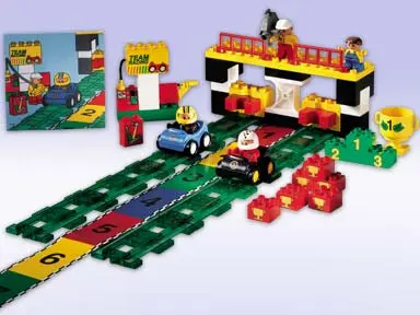 LEGO DUPLO 3085 Race Action set