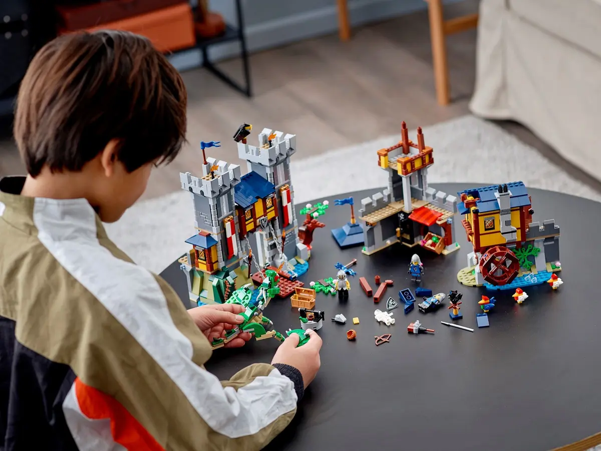 LEGO Creator 31120 Medieval Castle set, image 8