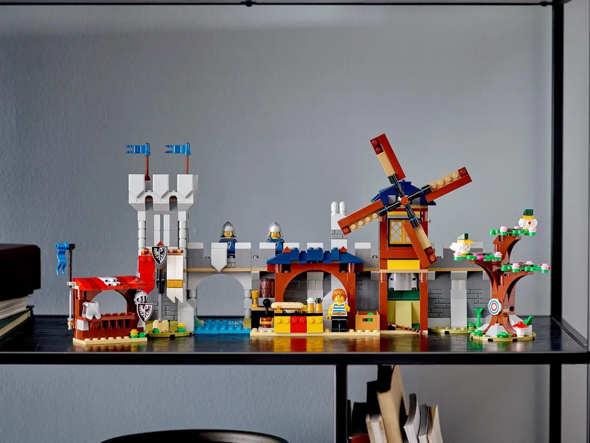 LEGO Creator 31120 Medieval Castle set, image 12