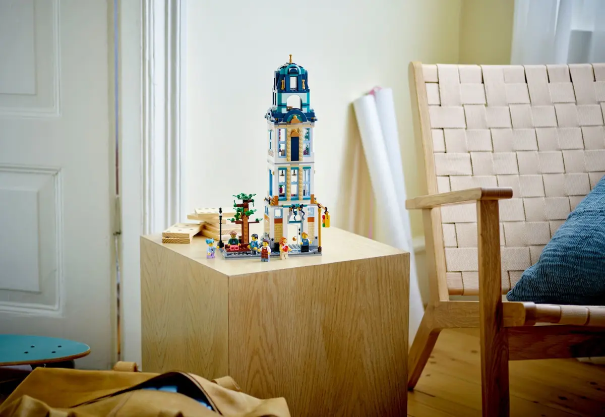 LEGO Creator 31141 Main Street set, image 3