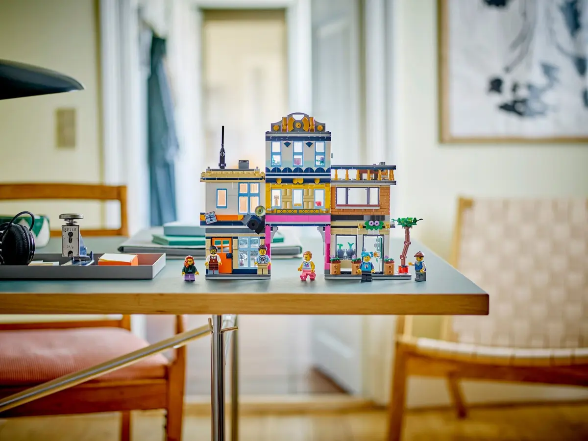 LEGO Creator 31141 Main Street set, image 4