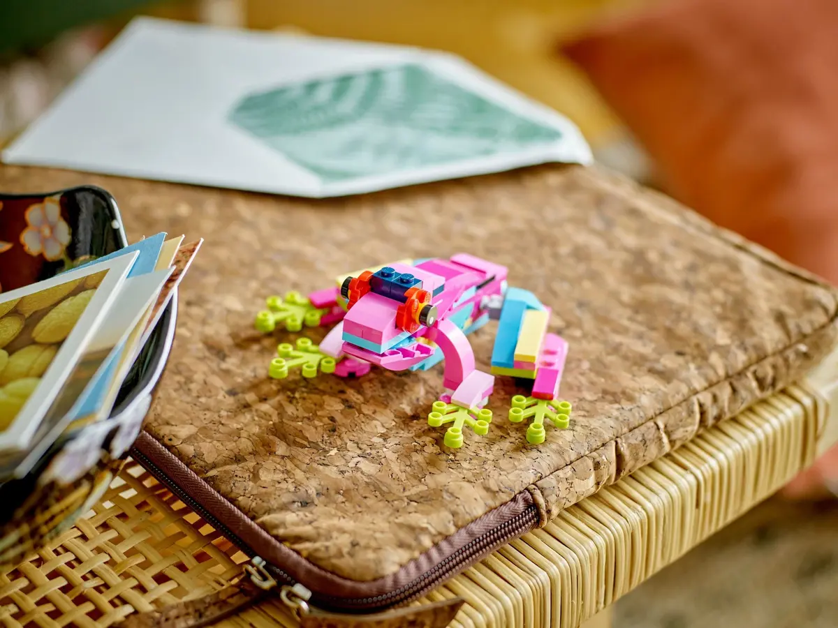 LEGO Creator 31144 Exotic Pink Parrot set, image 3
