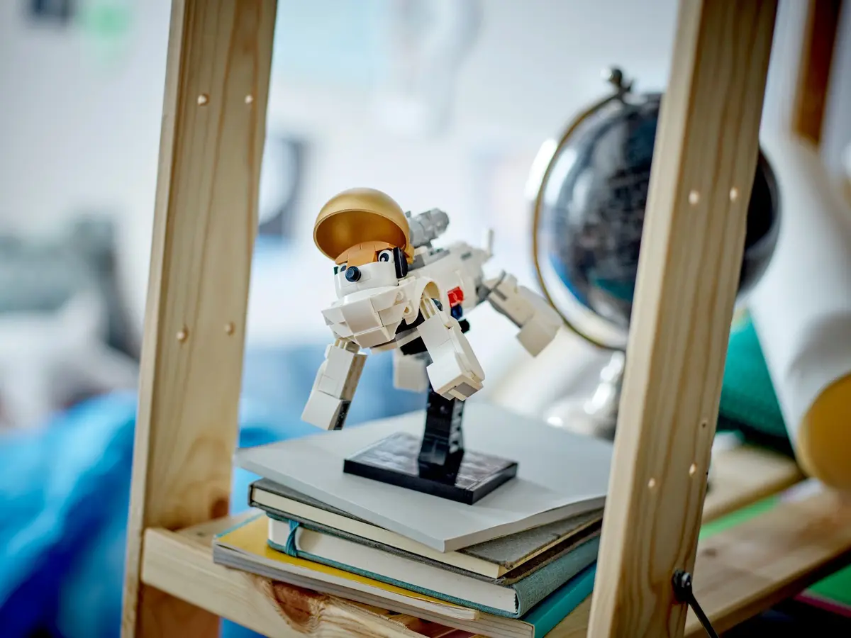 LEGO Creator 31152 Space Astronaut set, image 3