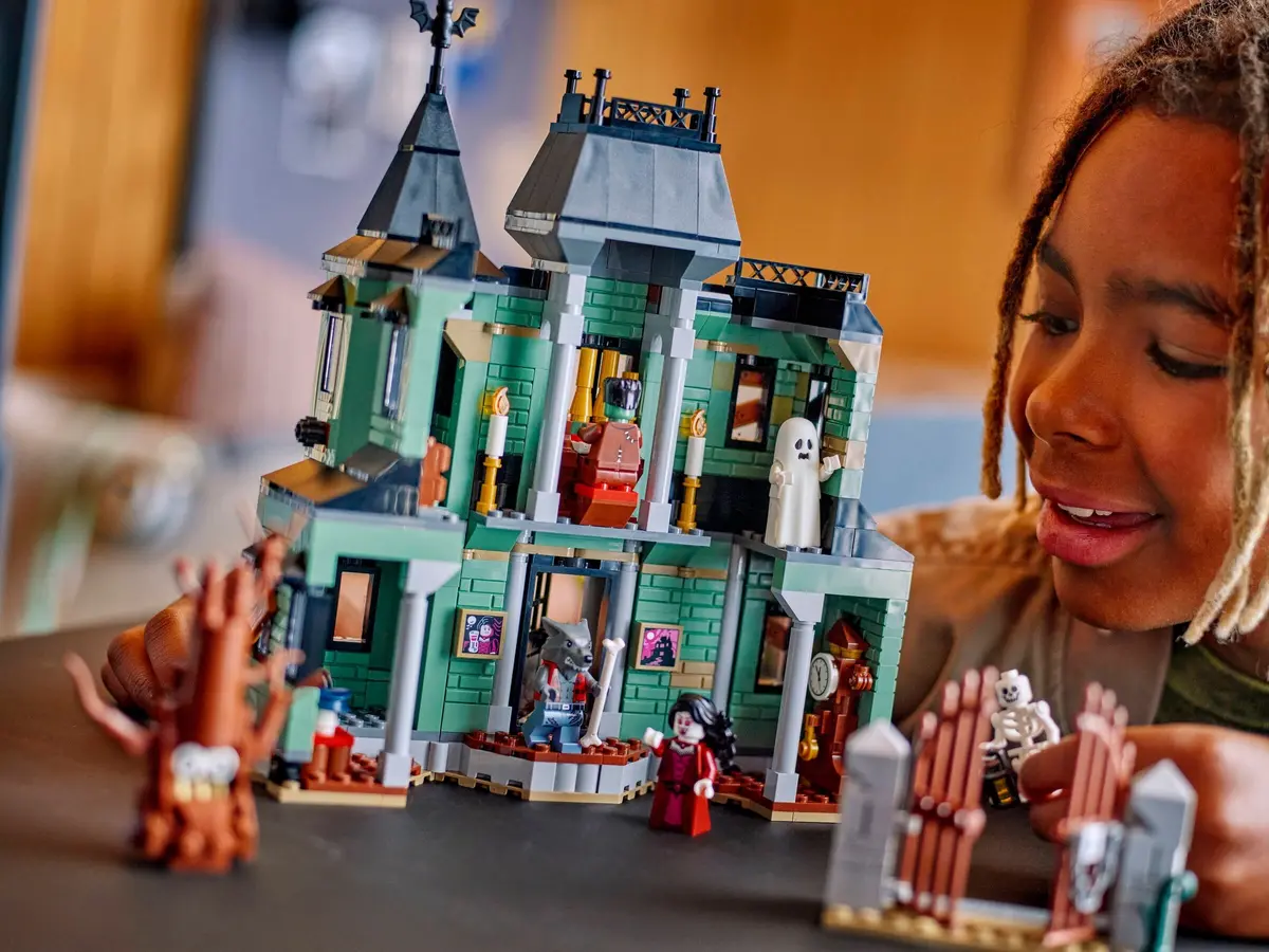 LEGO Creator 31167 Haunted Mansion set, image 4