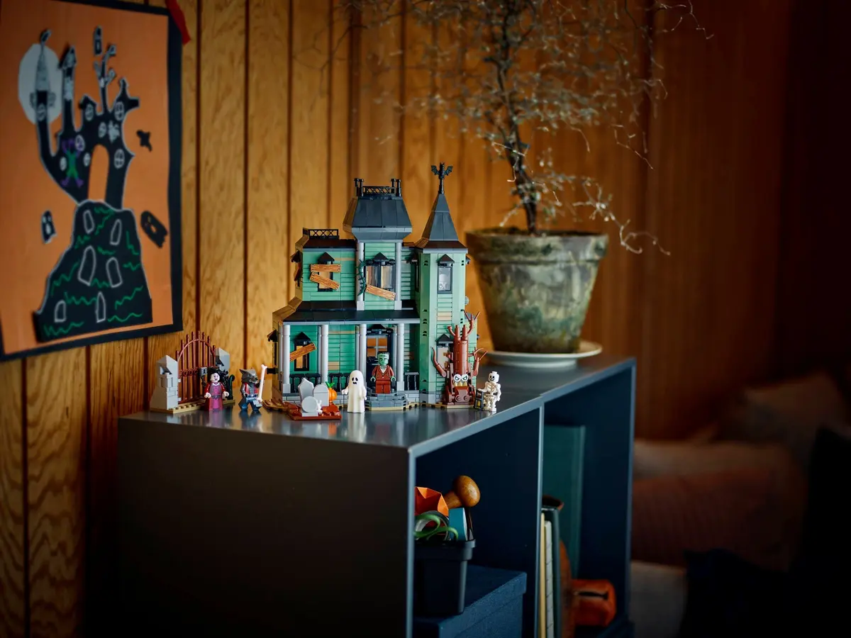 LEGO Creator 31167 Haunted Mansion set, image 5