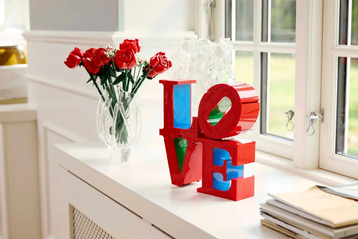 LEGO Art 31214 LOVE set, image 2
