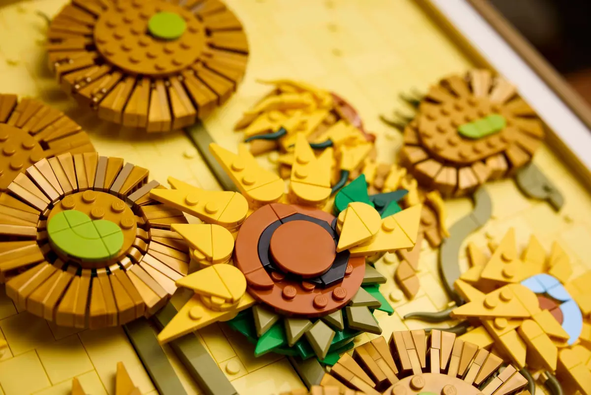 LEGO Art 31215 Vincent van Gogh – Sunflowers set, image 5