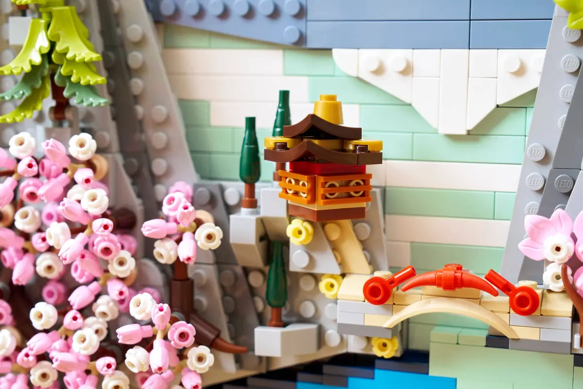 LEGO Art 31218 Japanese Cherry Blossom Landscape set, image 6