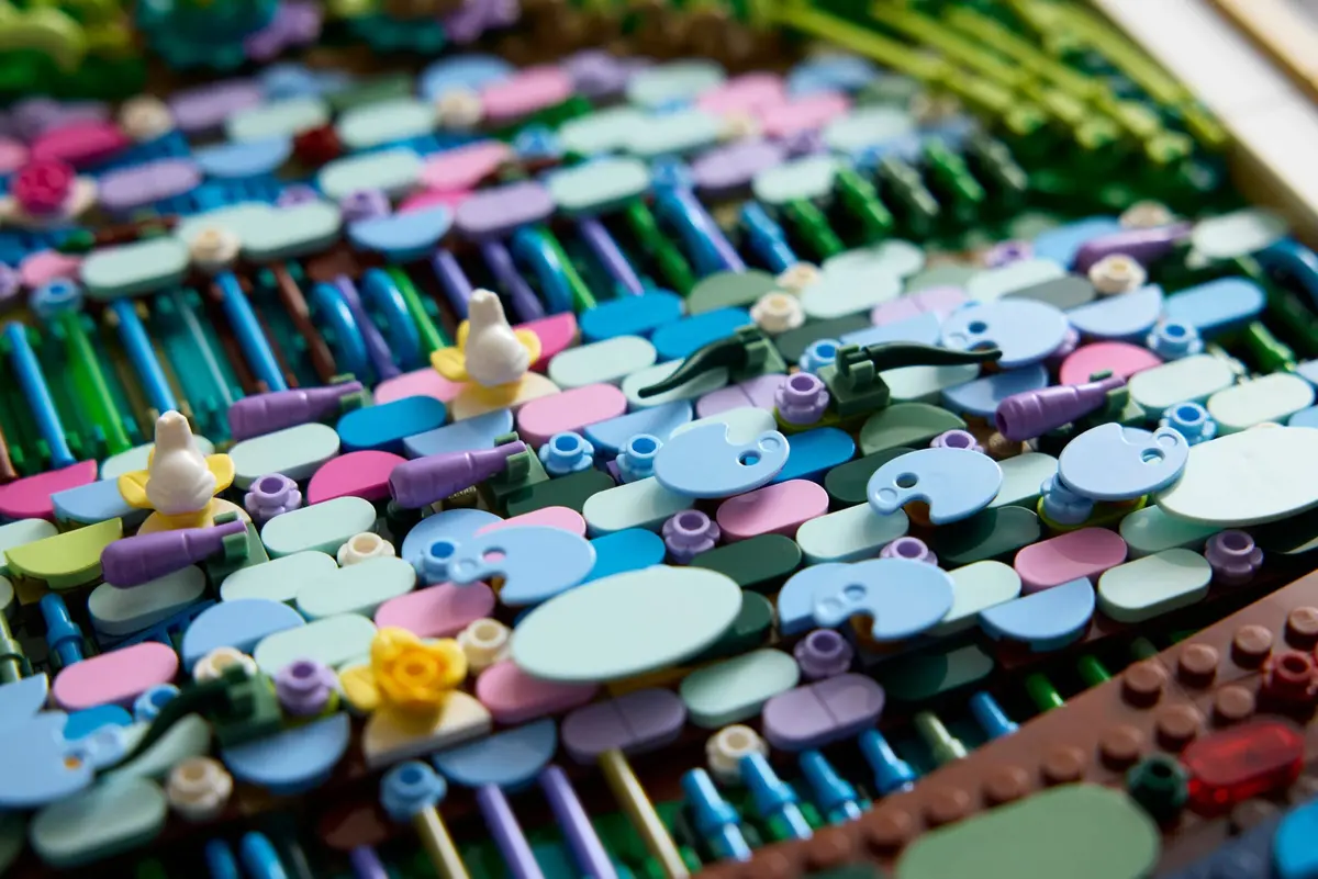 LEGO Art 31220 Claude Monet - Bridge over a Pond of Water Lilies set, image 7