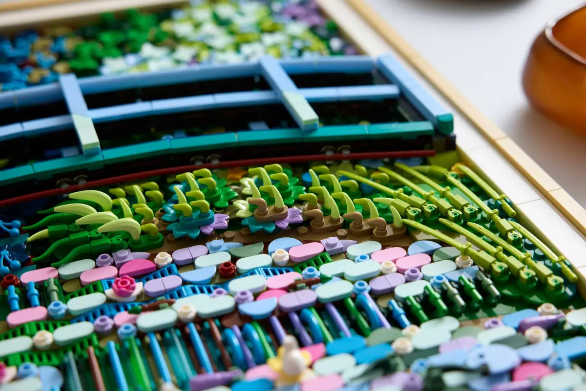 LEGO Art 31220 Claude Monet - Bridge over a Pond of Water Lilies set, image 6