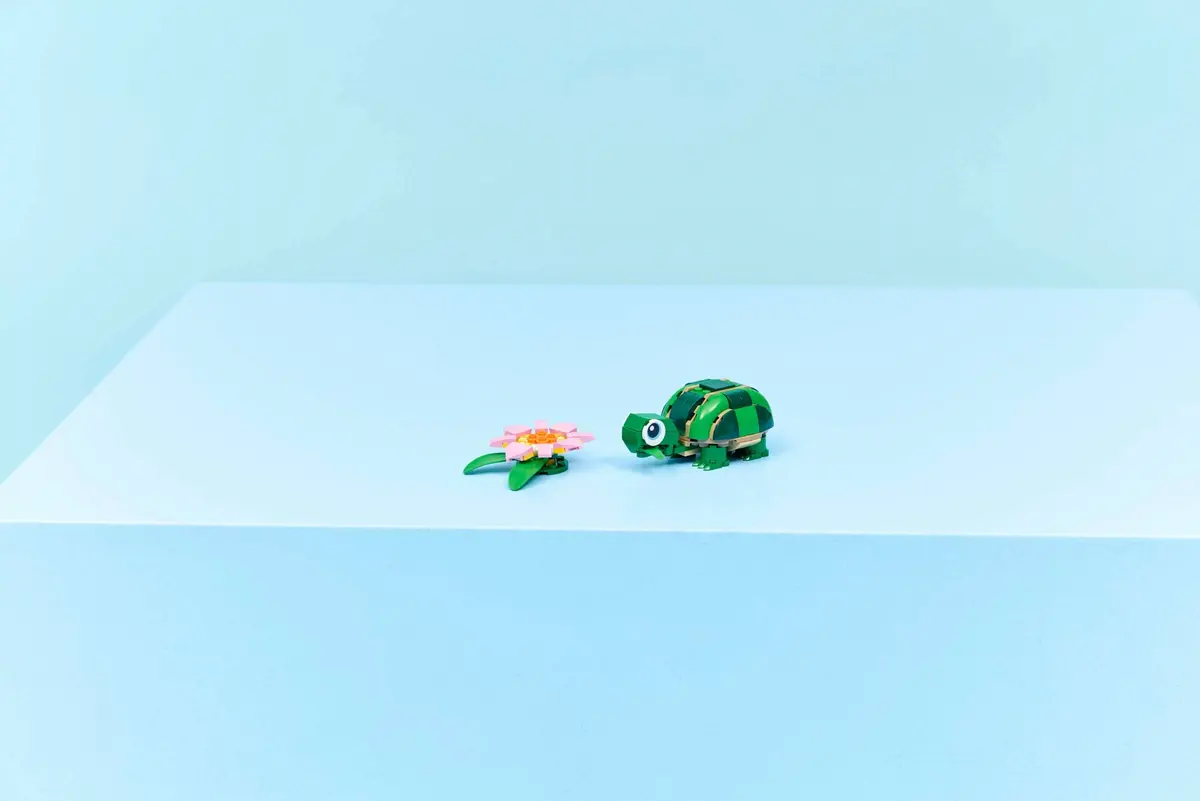 LEGO Creator 31377 Turtle with a Water Lily set, image 6
