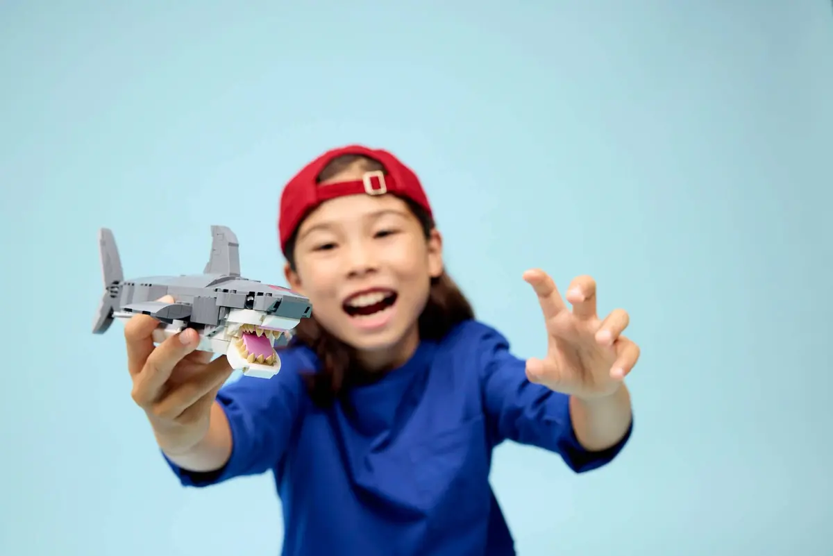 LEGO Creator 31381 Fierce Shark with a Treasure Chest set, image 5