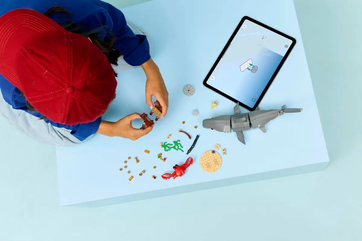 LEGO Creator 31381 Fierce Shark with a Treasure Chest set, image 4