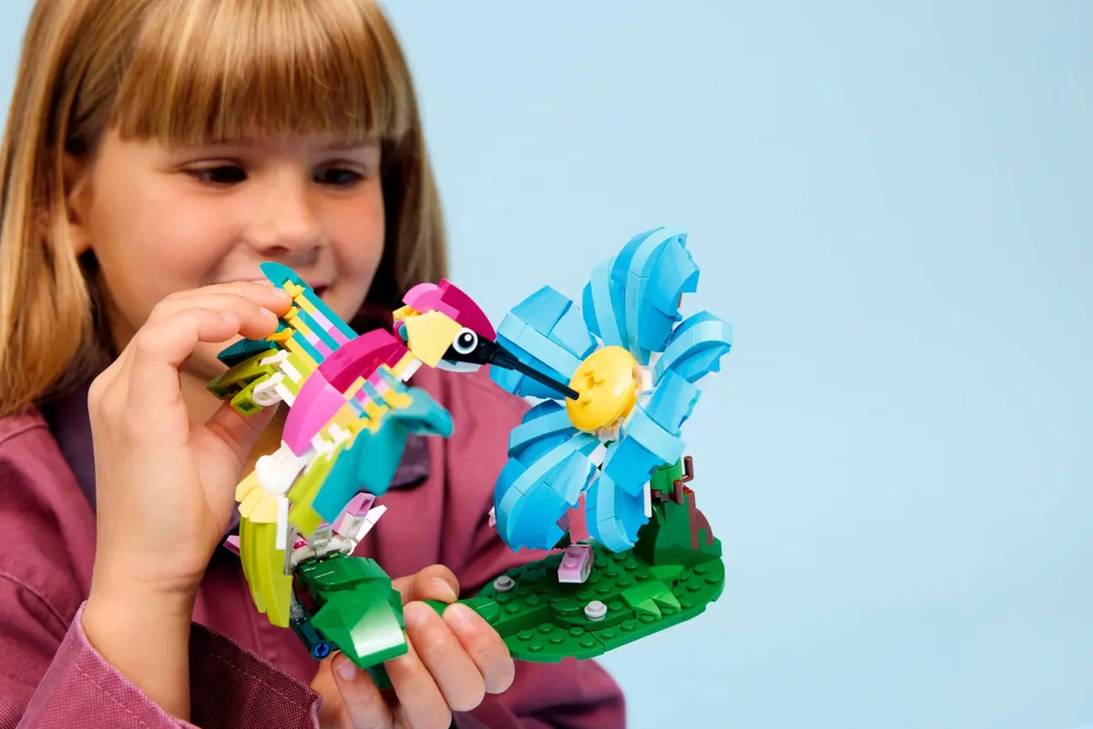 LEGO Creator 31384 Colourful Hummingbird set, image 5