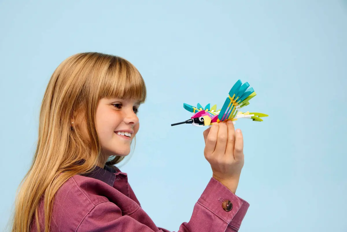 LEGO Creator 31384 Colourful Hummingbird set, image 6