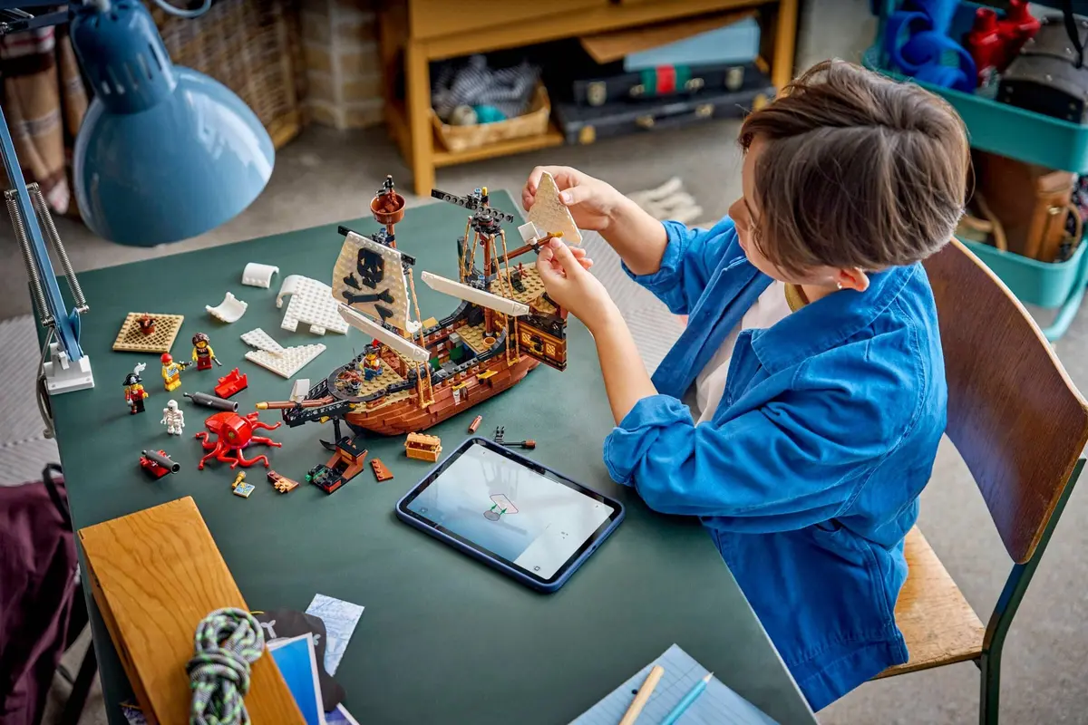 LEGO Creator 31387 Iconic Pirate Ship set, image 5