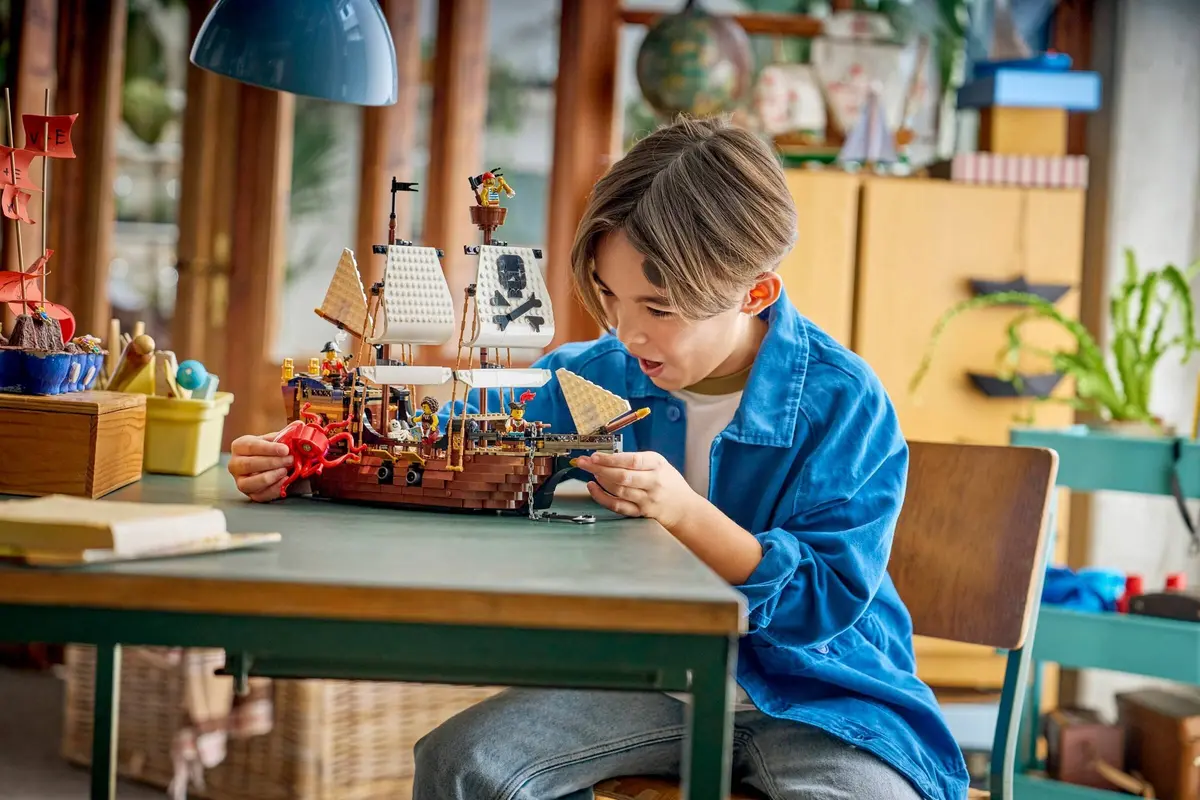 LEGO Creator 31387 Iconic Pirate Ship set, image 6