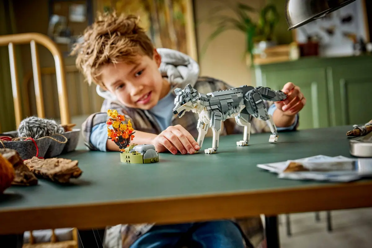 LEGO Creator 31393 Forest Animals: Grey Wolf set, image 6