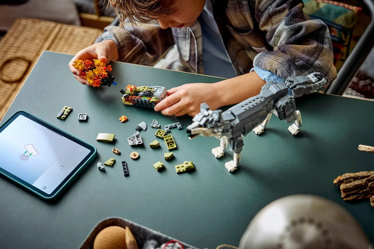 LEGO Creator 31393 Forest Animals: Grey Wolf set, image 5