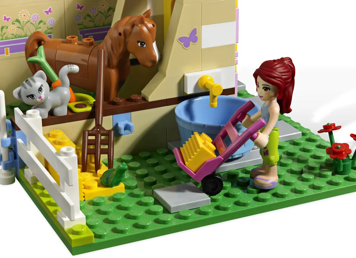 LEGO Friends 3189 Heartlake Stables set, image 6