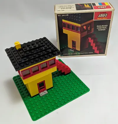 LEGO Samsonite 340 Railroad Control Tower set