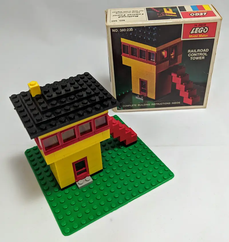 LEGO Samsonite 340 Railroad Control Tower set