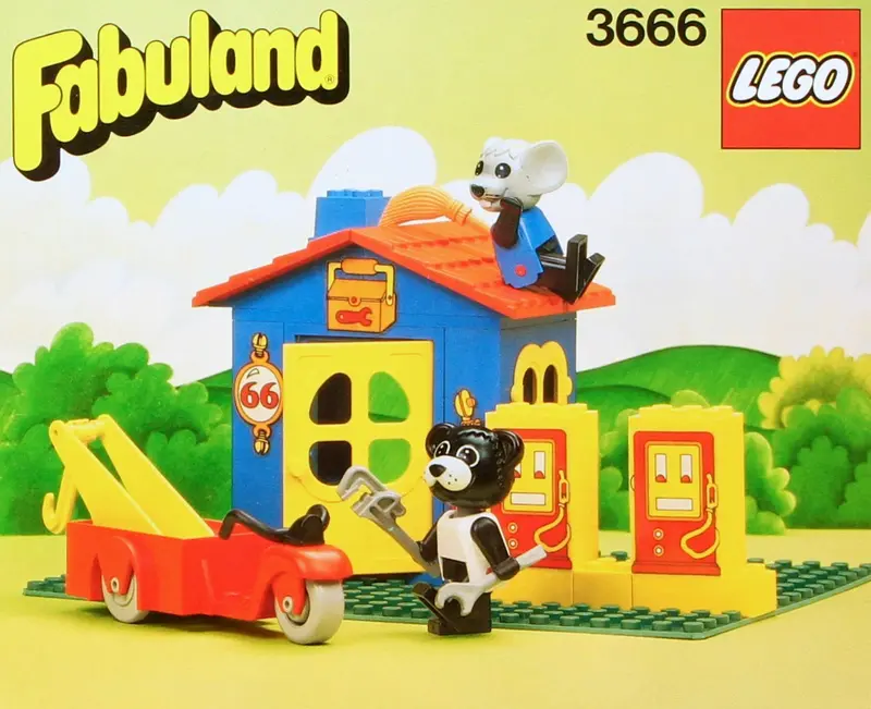 LEGO Fabuland 3666 Billy Bear and Mortimer Mouse's Service Station set