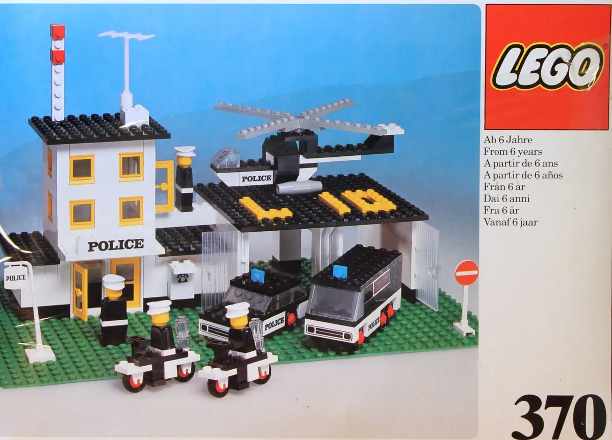 LEGO LEGOLAND 370 Police Headquarters set