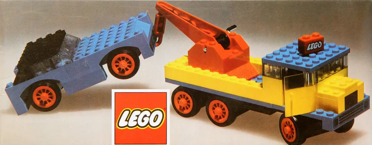 LEGO LEGOLAND 382 Breakdown Truck and Car set